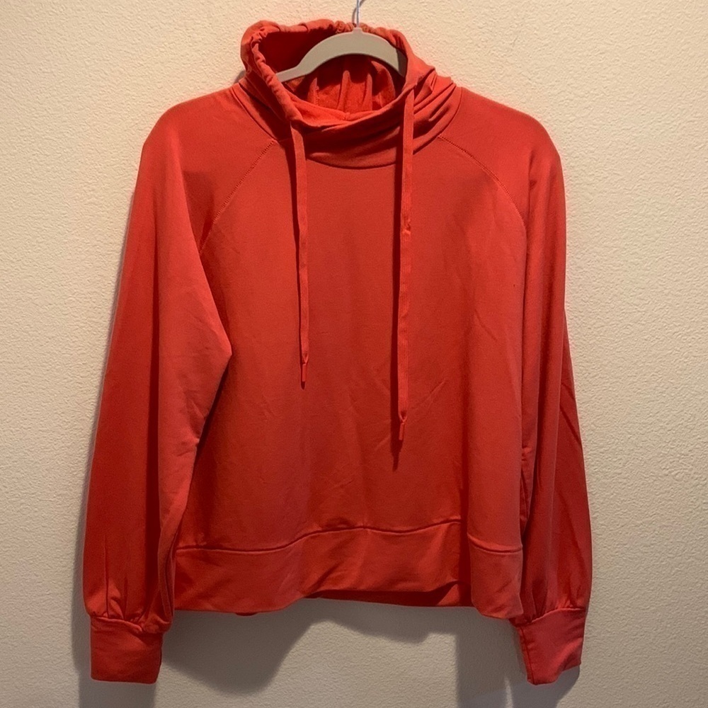 Mondetta Womens Criss Cross Front tie hoodie shirt. Peach color&s upper soft! M.